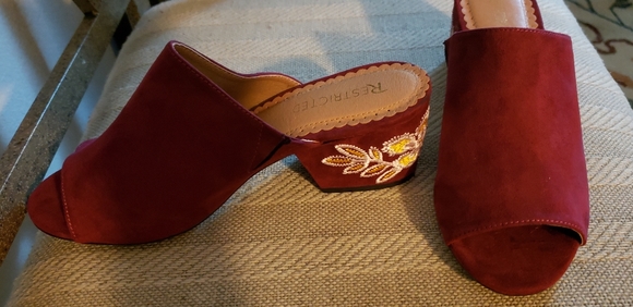 Mules - Picture 2 of 3